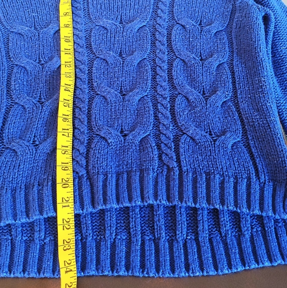 Warm Sweater - Picture 9 of 10